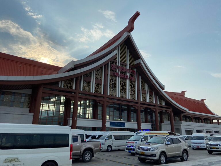 【2023年5月最新】ラオス中国鉄道ヴィエンチャン駅 当日チケットの買い方/時刻表付き みわ旅* miwatabi 《仕事を辞めた27歳